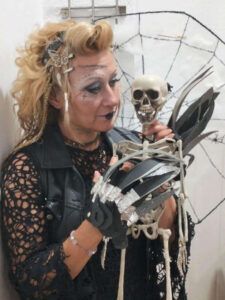 Yo Compro 2025 Halloween