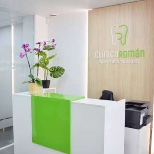 Clínica Dental Román